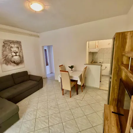 Appartement By The Sea Zaklopatica, - 8342