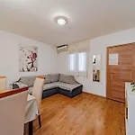 Apartman By The Sea Zaklopatica, - 8342