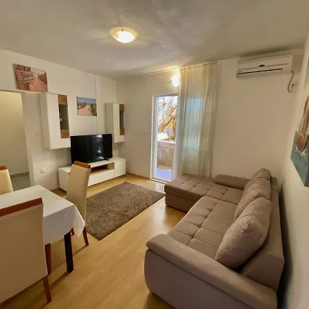 Apartamento By The Sea Zaklopatica, - 8342 *