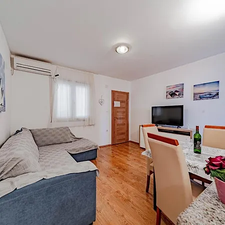 Διαμέρισμα By The Sea Zaklopatica, - 8342 Λάστοβο
