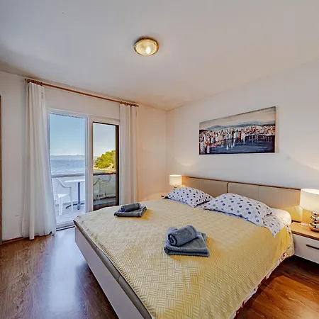 By The Sea Zaklopatica, - 8342 *