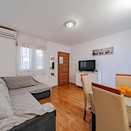 Apartamento By The Sea Zaklopatica, - 8342