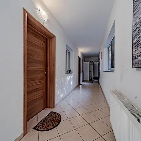 Lägenhet By The Sea Zaklopatica, - 8342